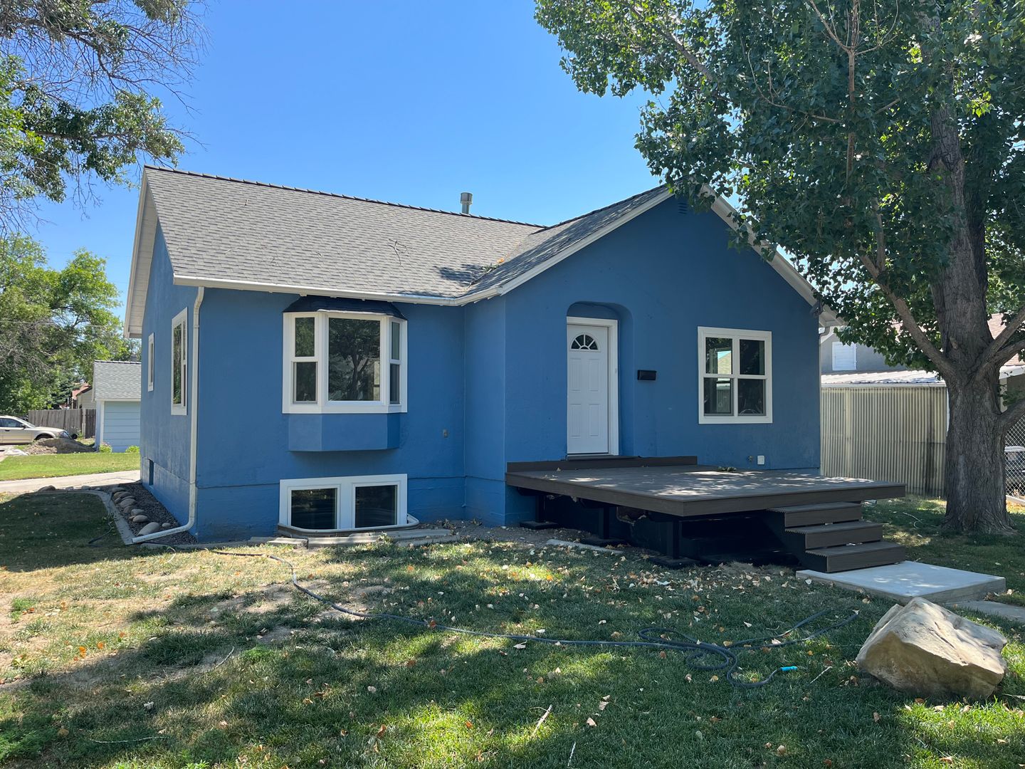 Laurel Apartment: 119 4th Ave