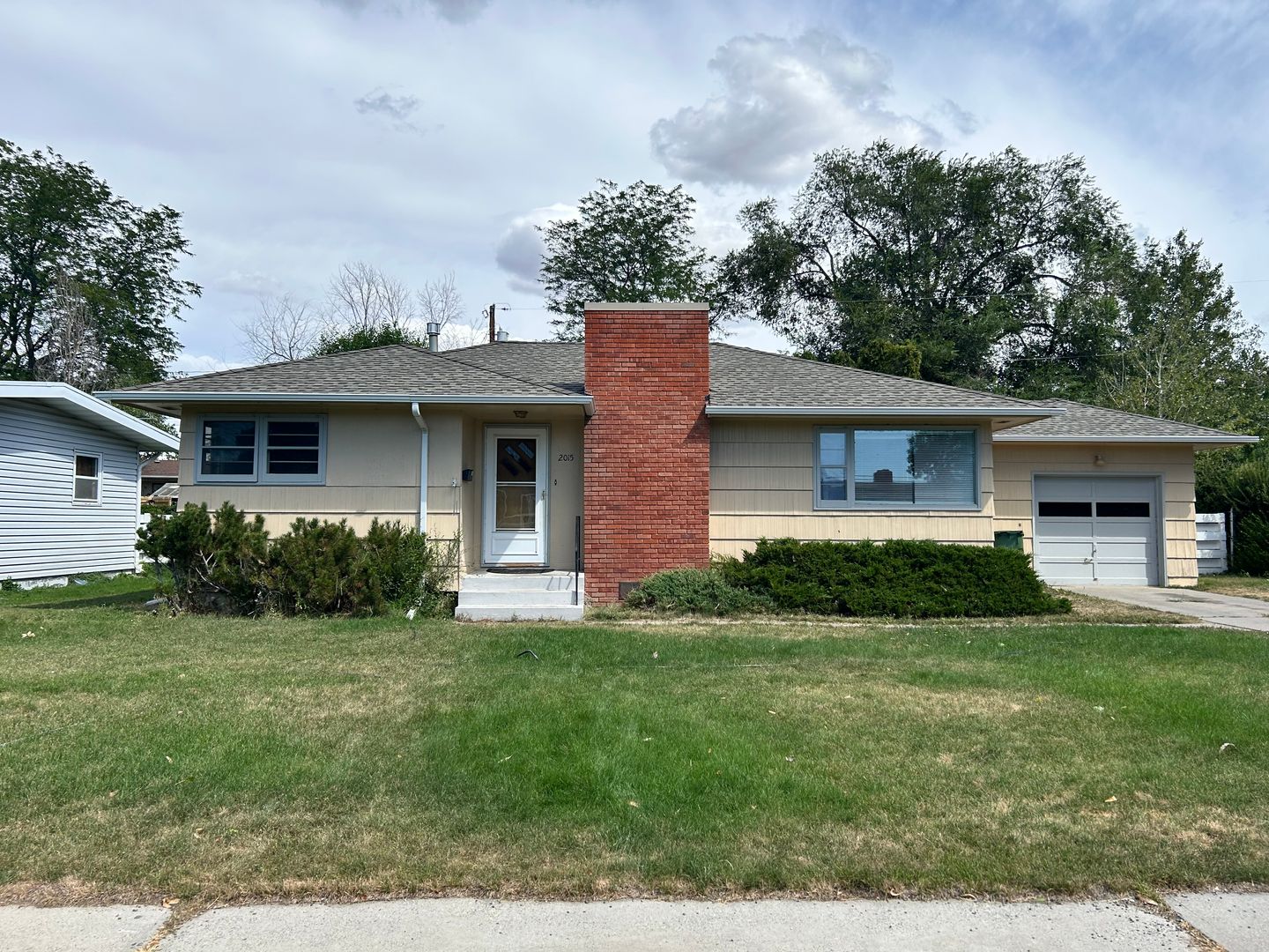 Billings House: 2015 Miles Ave
