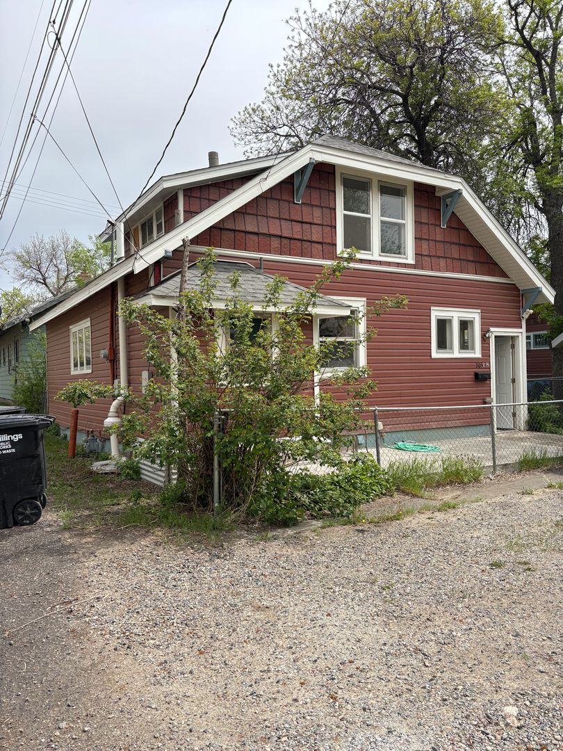 Billings House: 205 1/2 Terry