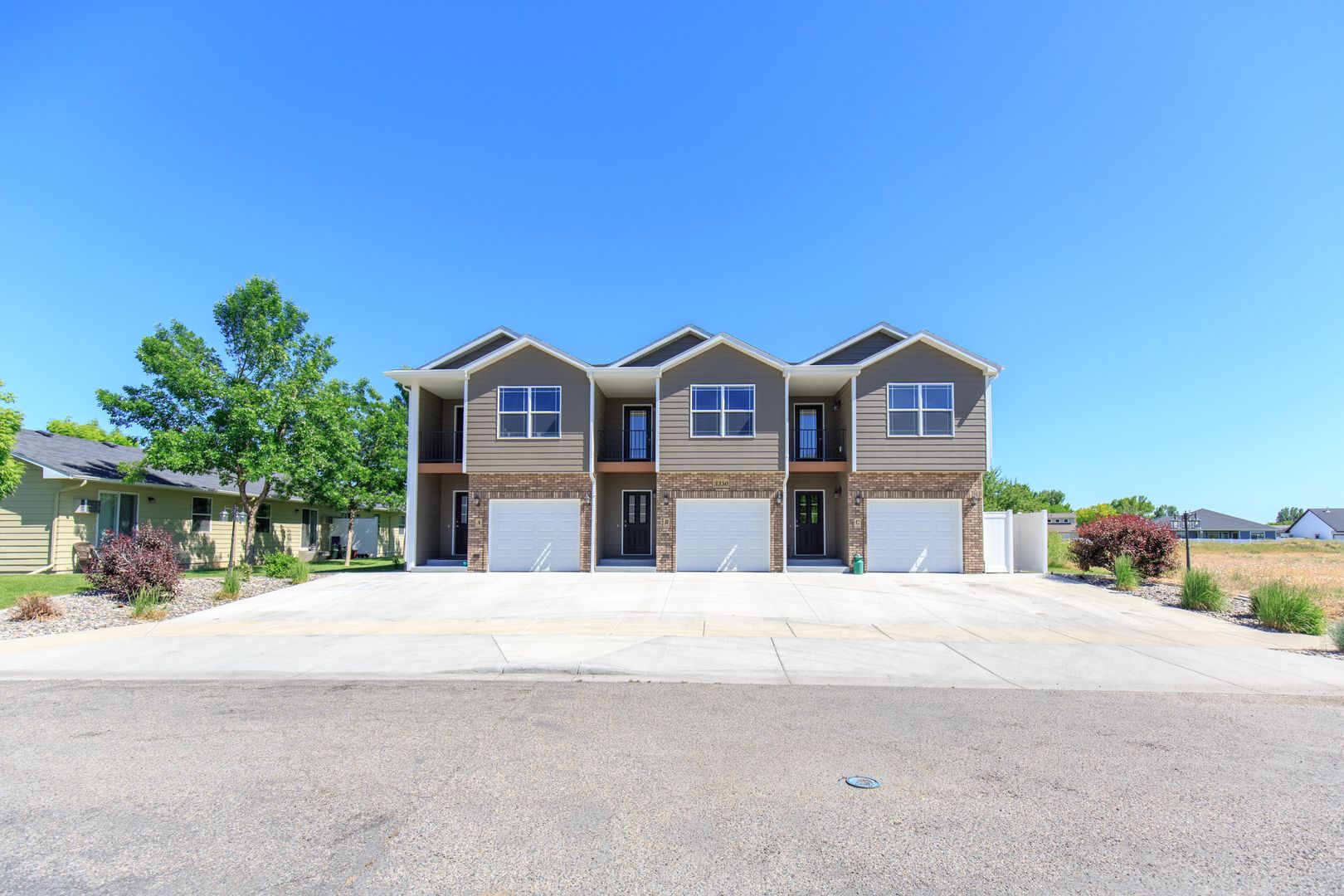 Billings Apartment: 3350 Crater Lake Ave Unit A