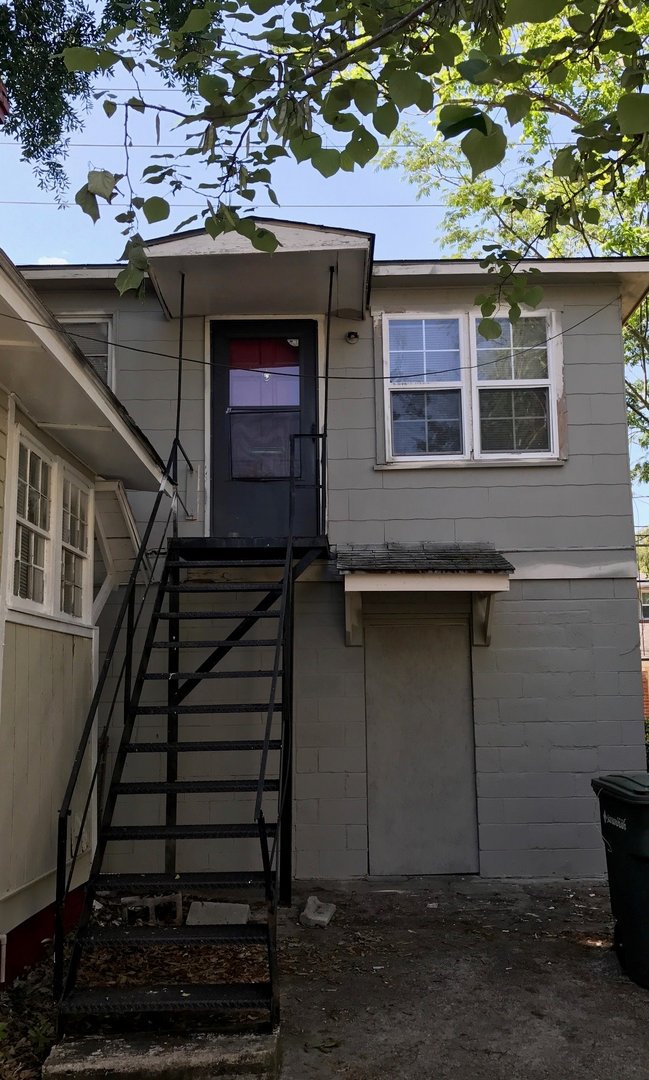 Savannah House: 205 1/2 West 61st St.