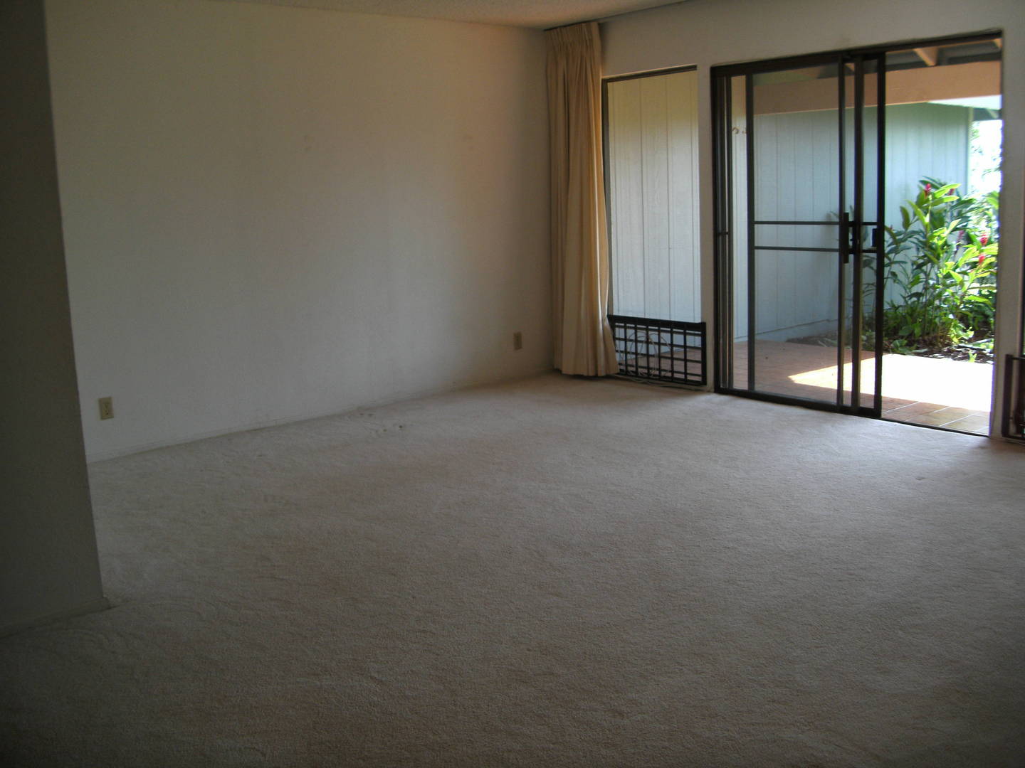 PEARL CITY Townhome: 98-1710 B KAAHUMANU ST