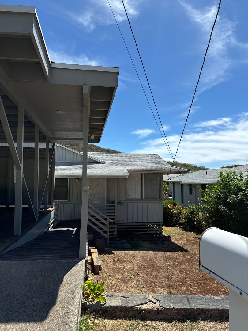 HONOLULU House: 1375 MAKAIKOA ST