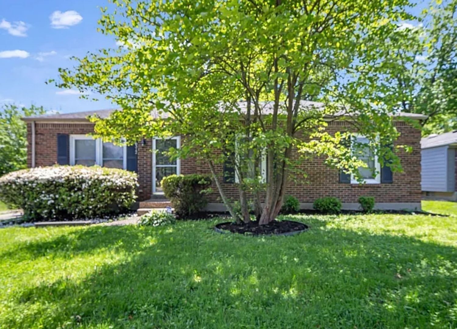 Louisville House: 6312 Six Mile