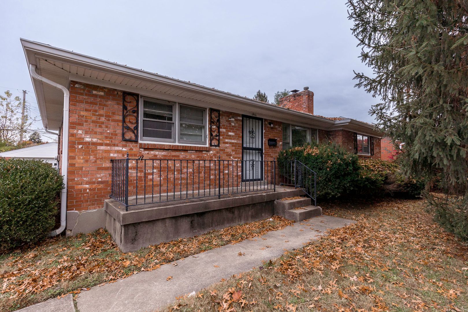 Louisville House: 1411 Herr Lane