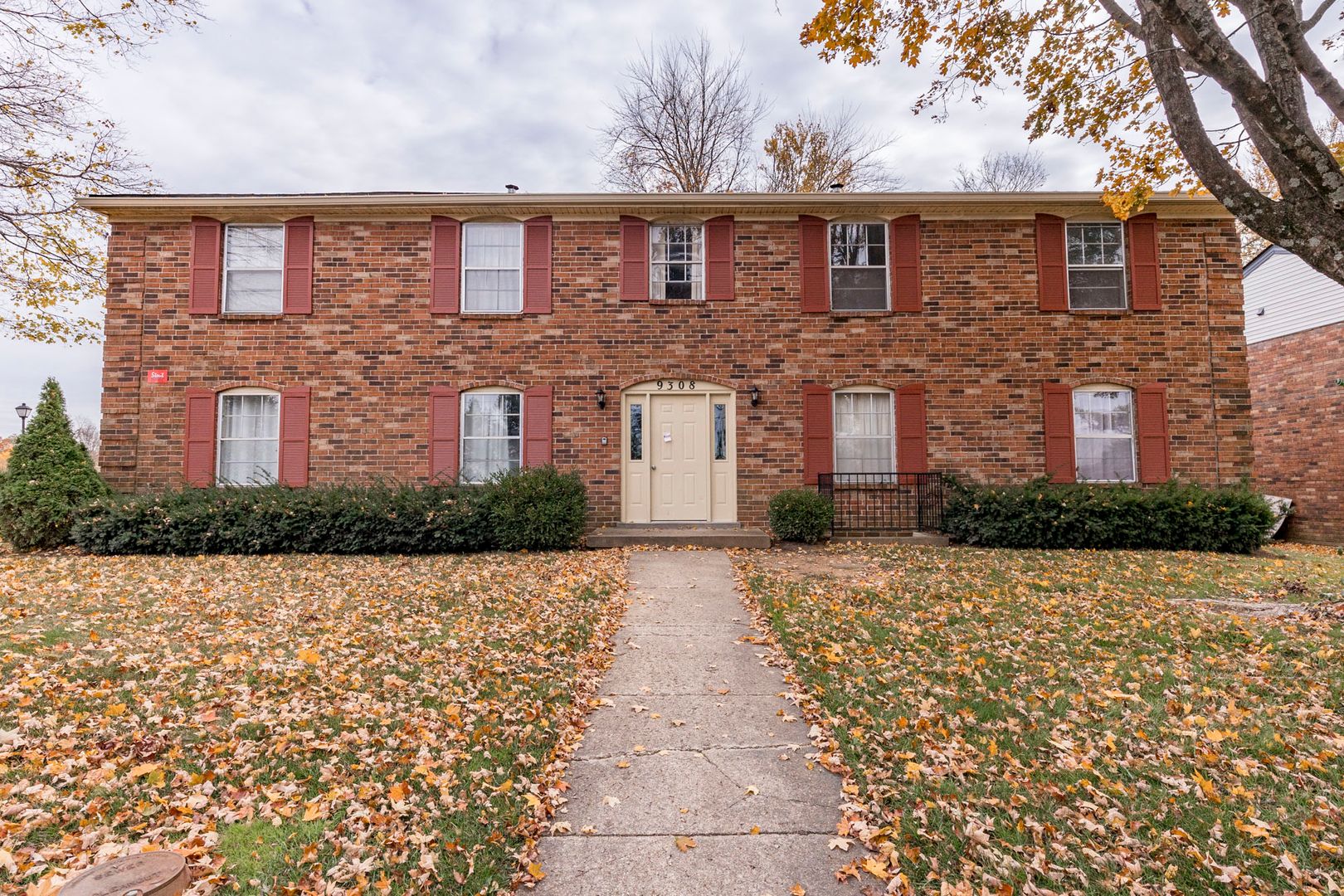 Louisville Apartment: 9308 Aylesbury Drive