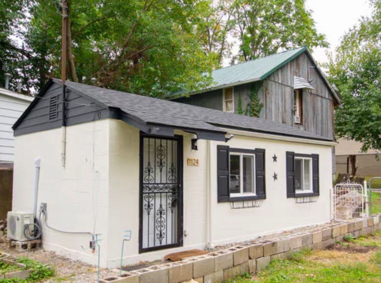 Louisville House: 1142 E Kentucky St