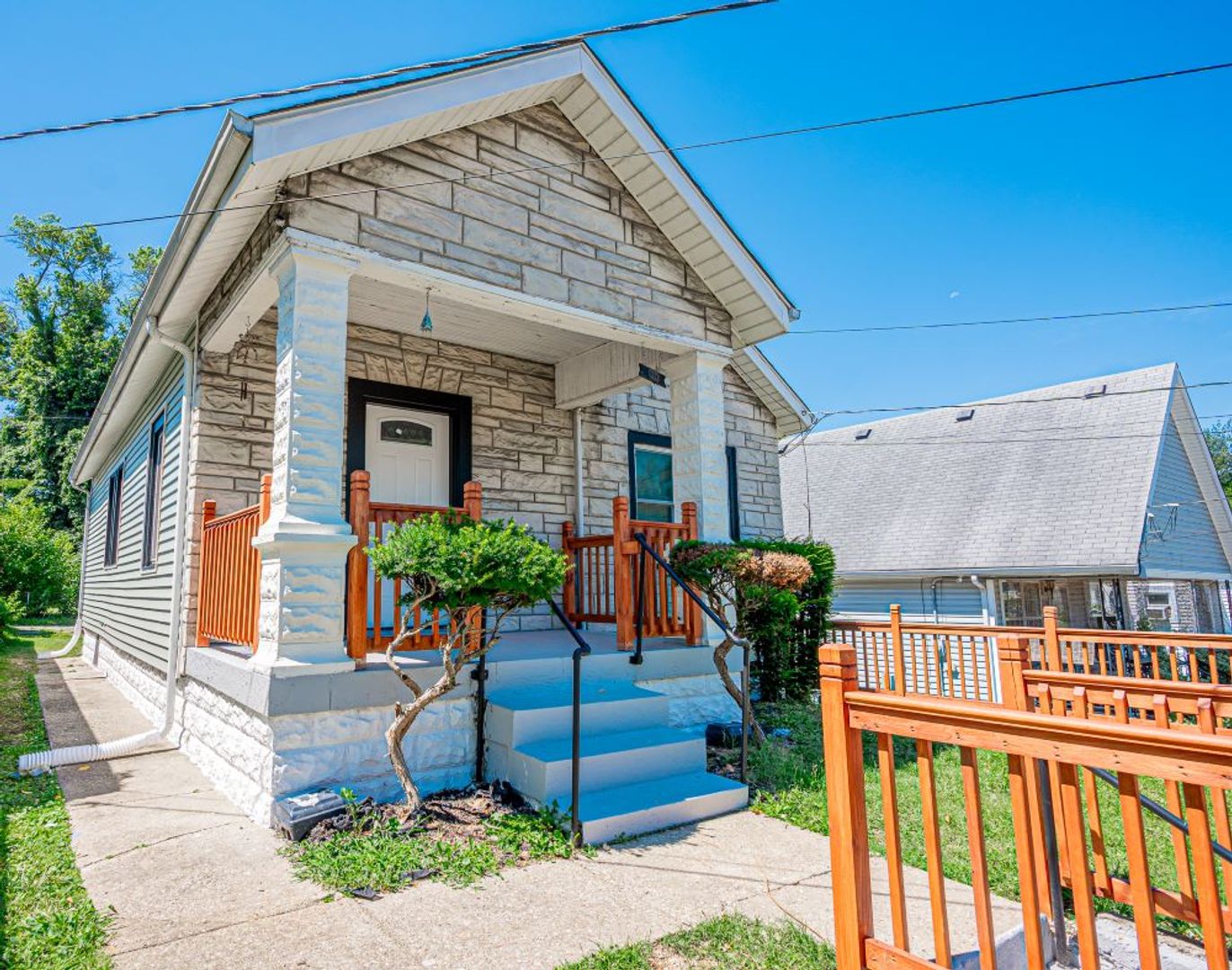 Louisville House: 4204 Hale Ave