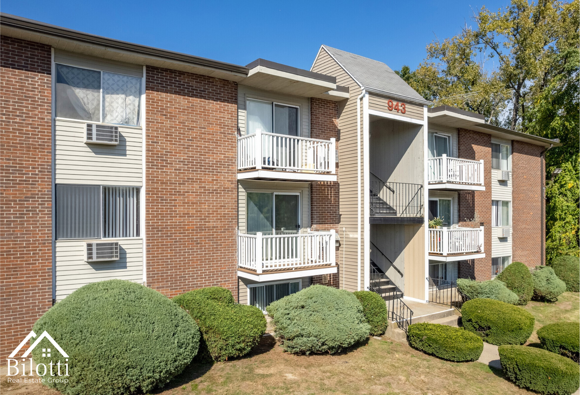 Cranston Apartment: 941 Dyer Avenue