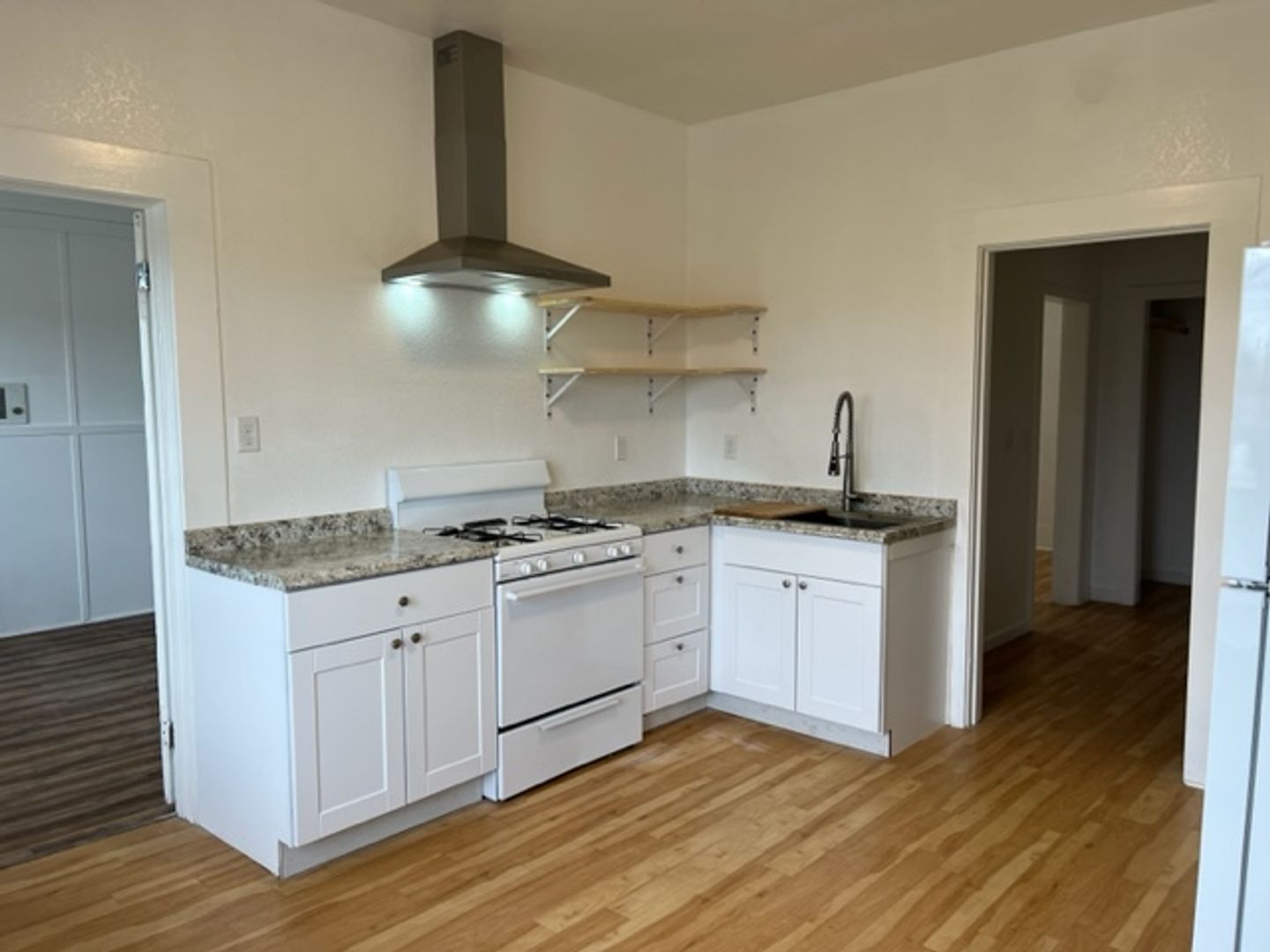 Eureka Apartment: 2102 California ST