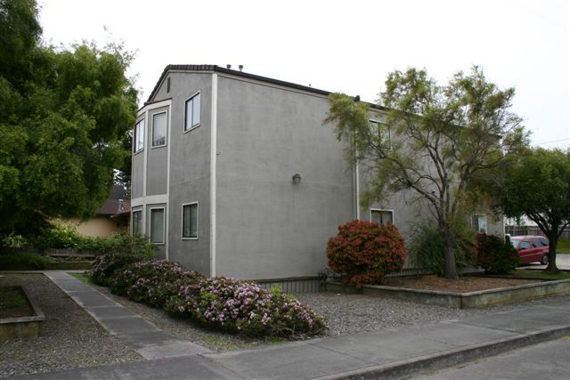 Eureka Apartment: 2002 C ST units A-D