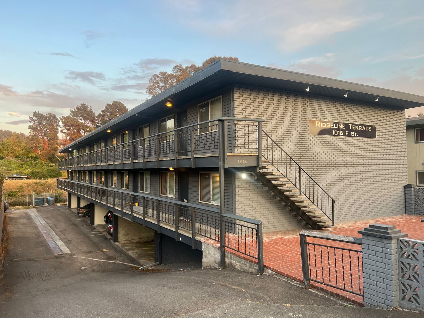 Arcata Apartment: 1016 F ST