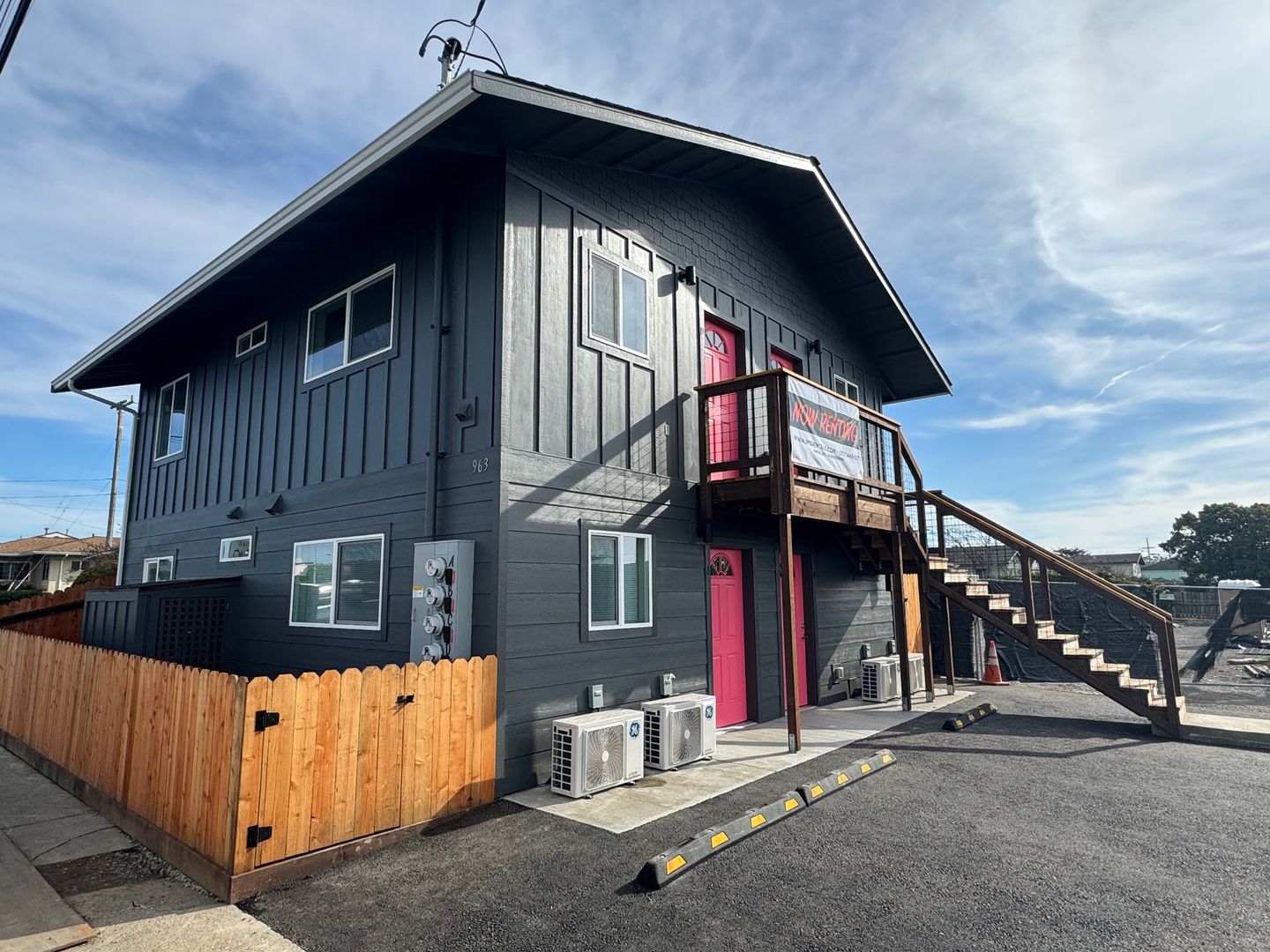 Eureka Apartment: 963 W Harris ST