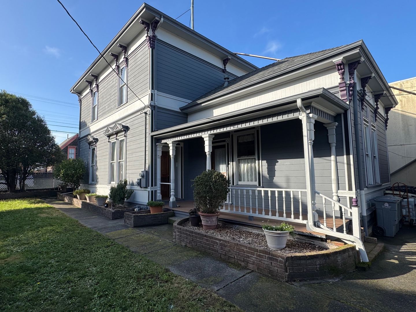 Eureka Apartment: 801 Summer ST