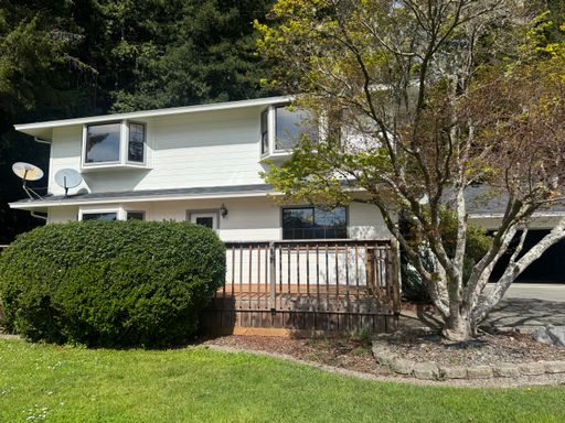 Elk River! Spacious country home with views – photo 1