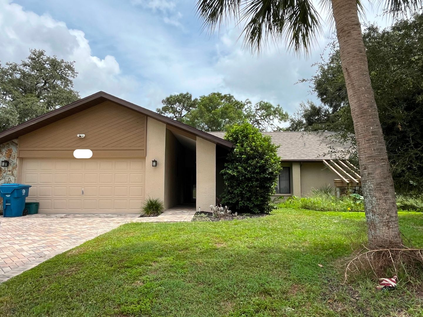 Spring Hill House: 5298 Florentine Ct
