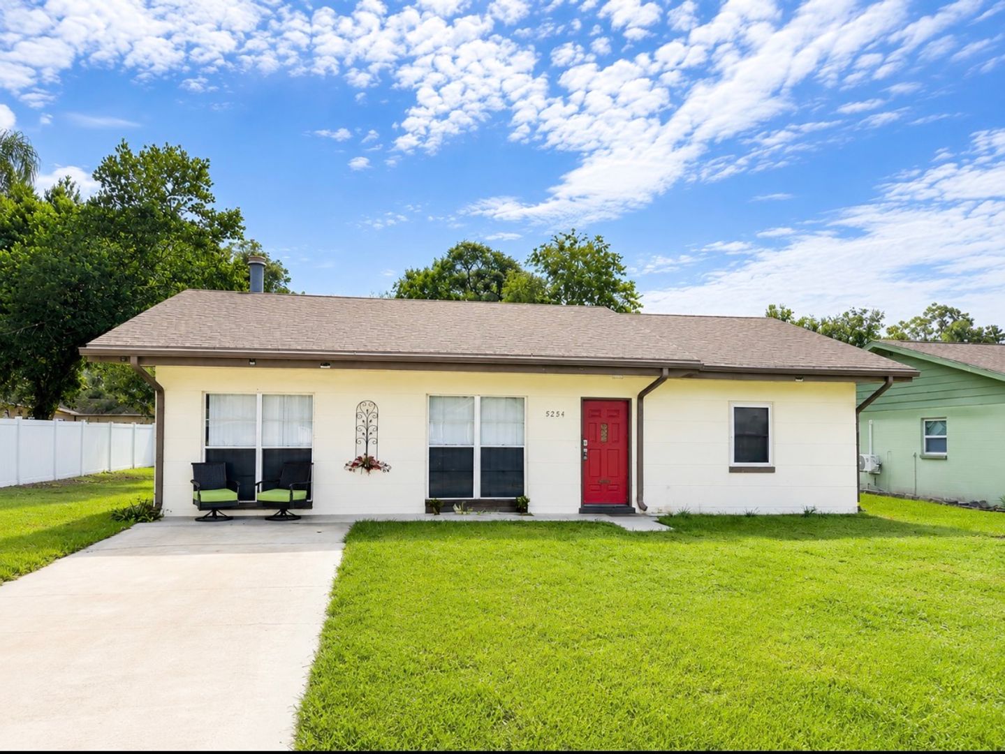 Zephyrhills House: 5254 17th St.