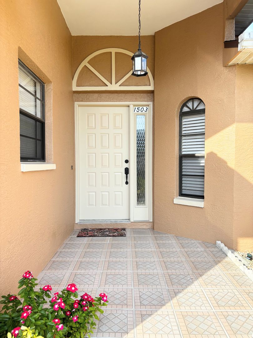 Spring Hill House: 1503 Overland Dr