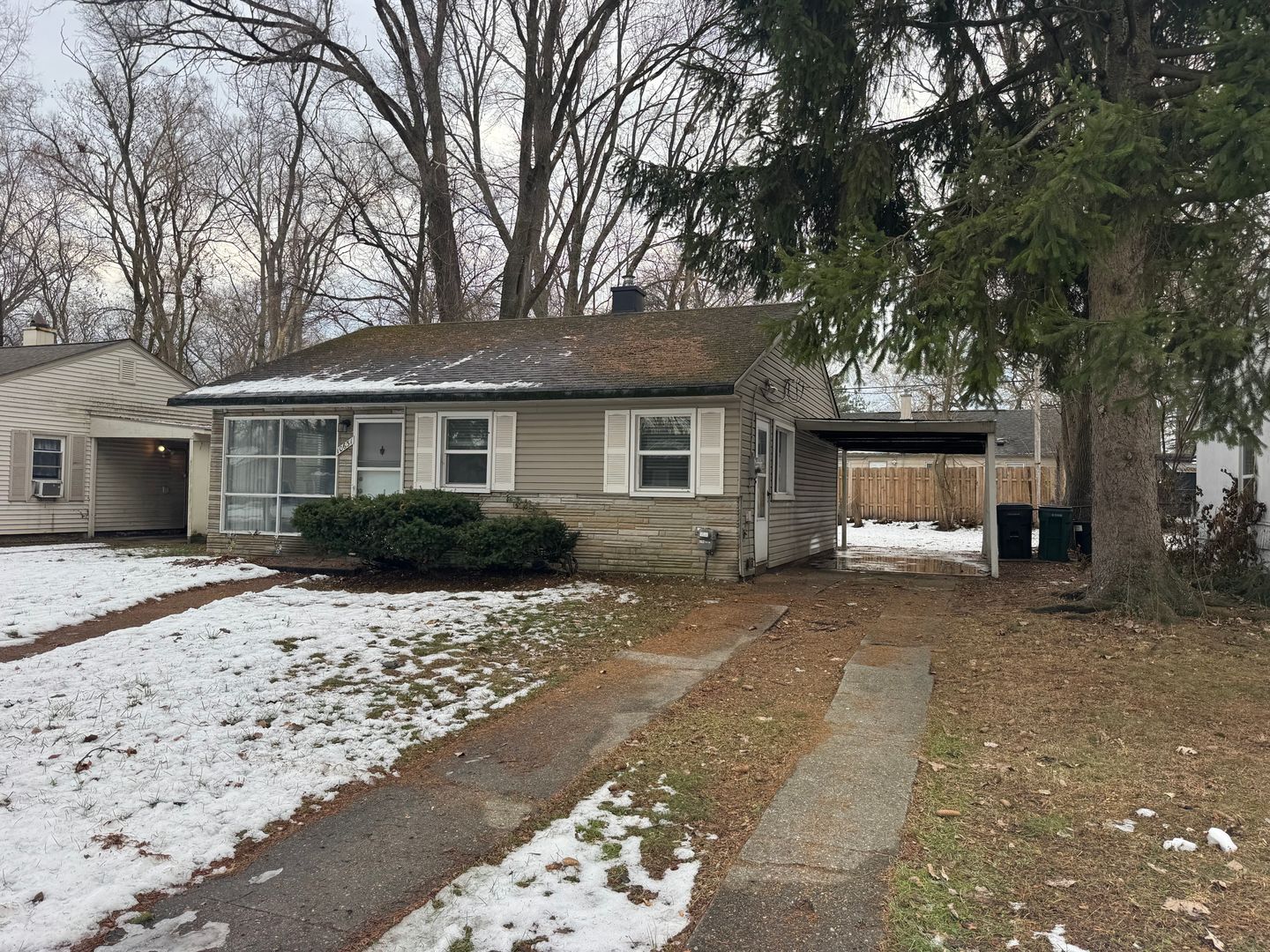 Oak Park House: 10631 Saratoga St