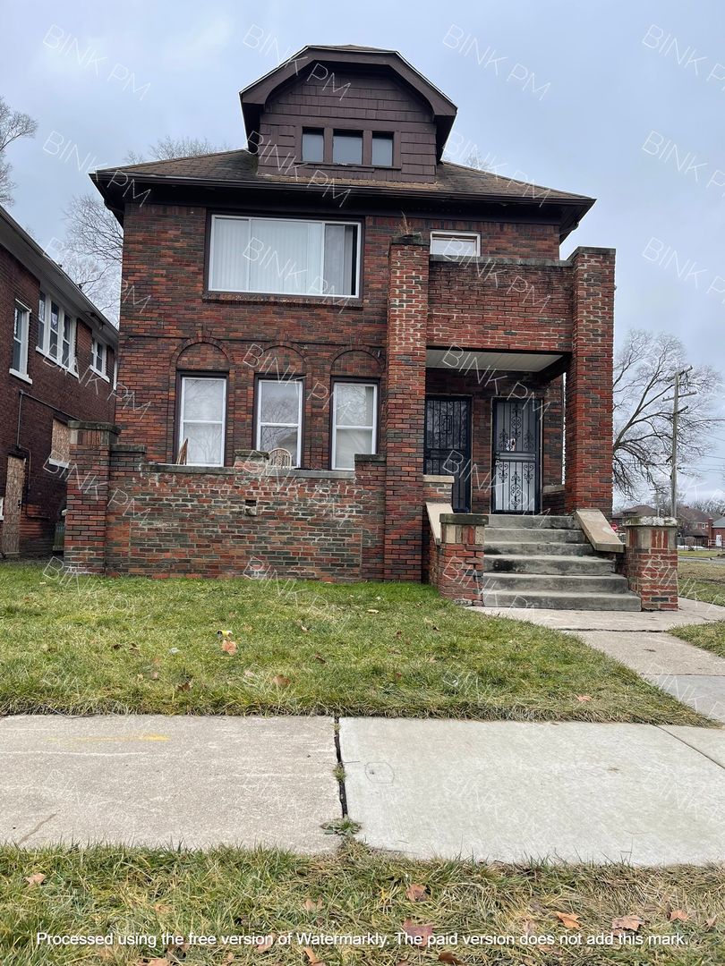 Detroit Apartment: 2741 Doris St
