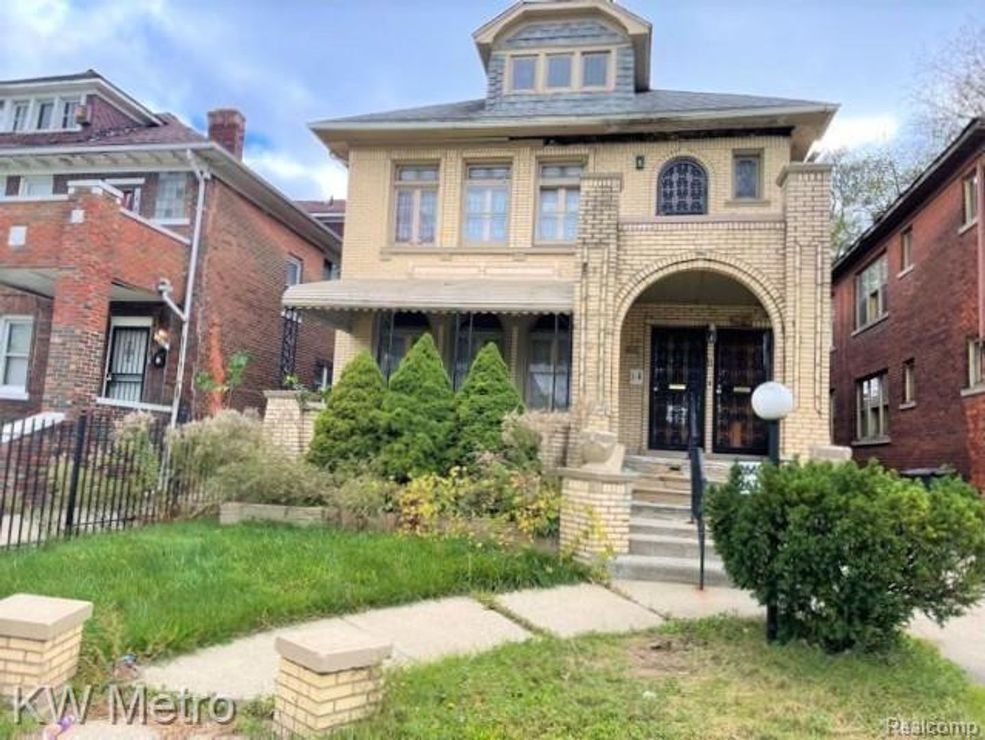 Detroit Apartment: 2669 Glendale St.