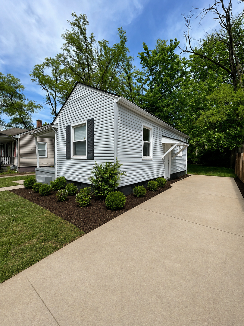 Detroit House: 20068 Faust Ave