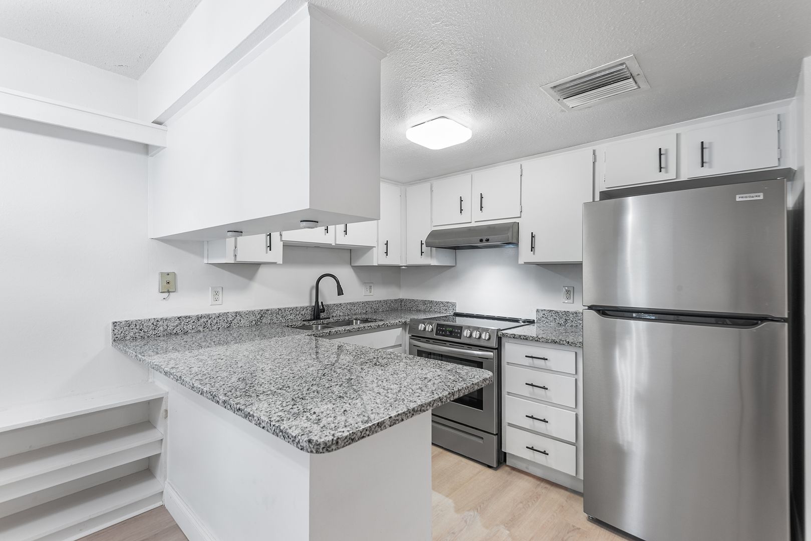 ST PETE APARTMENT FOR RENT!! 5 of 8
