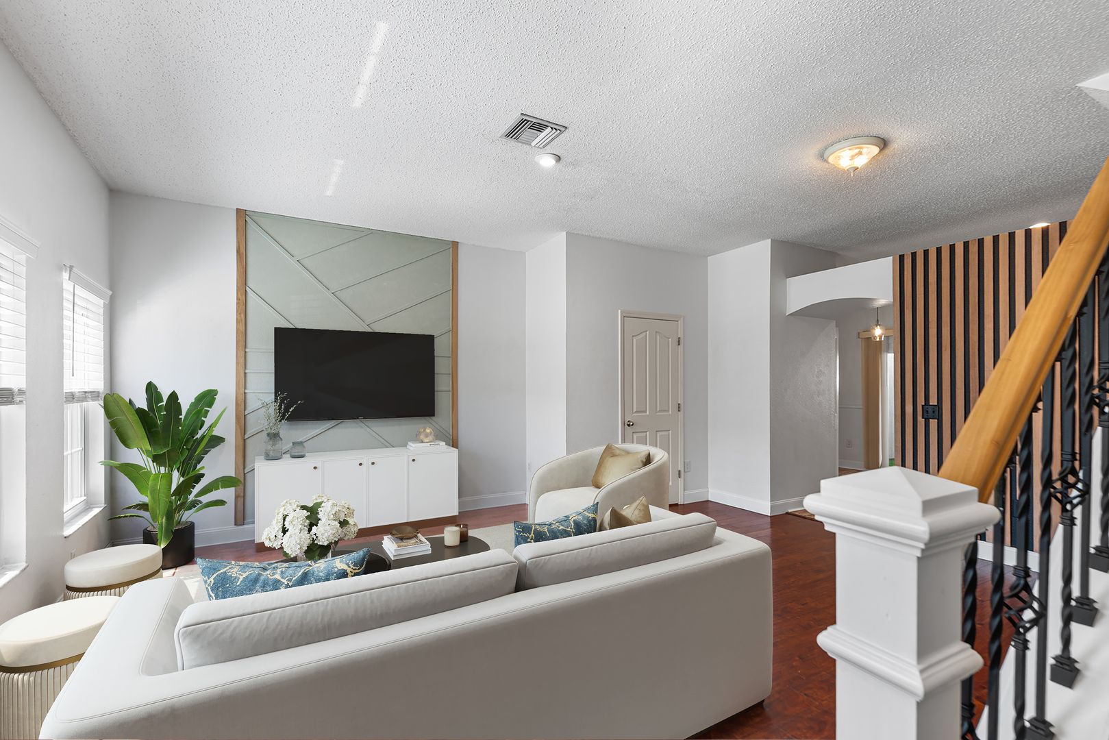 10112 FARMINGDALE PL, TAMPA, FL 33624 2 of 12