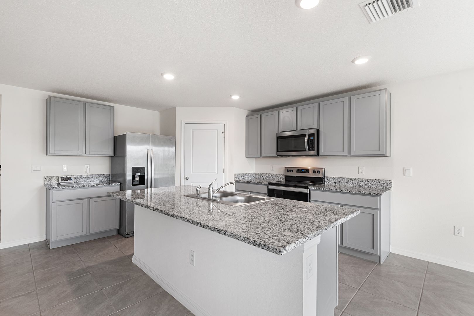 5106 PLUMERIA DR, WIMAUMA, FL 33598 4 of 12