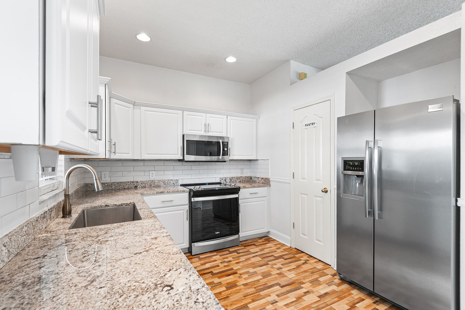 10112 FARMINGDALE PL, TAMPA, FL 33624 5 of 12
