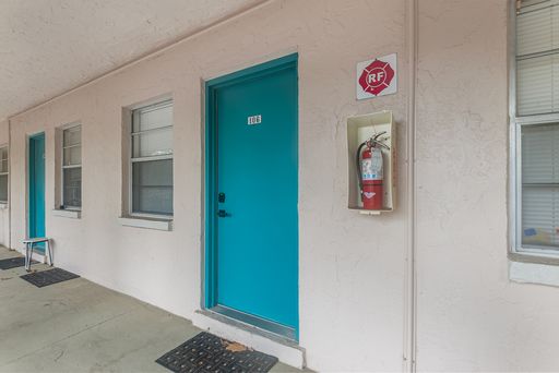 ST PETE APARTMENT FOR RENT!!