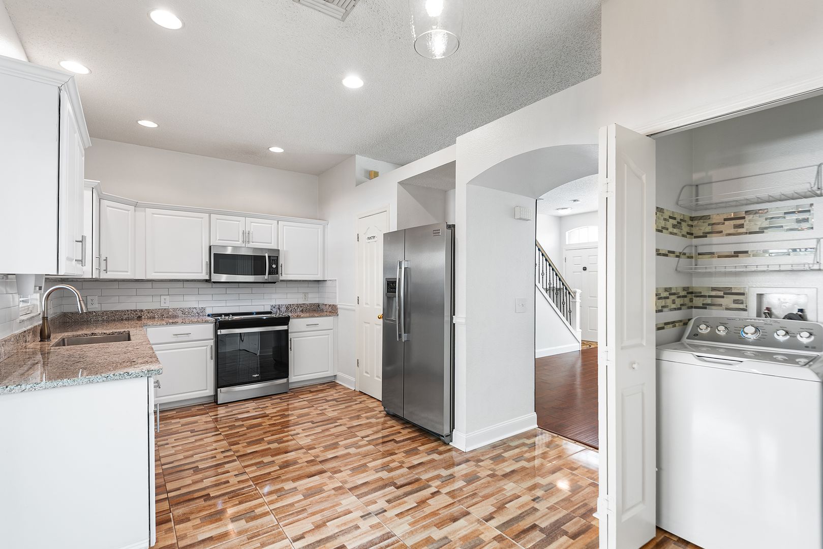 10112 FARMINGDALE PL, TAMPA, FL 33624 4 of 12