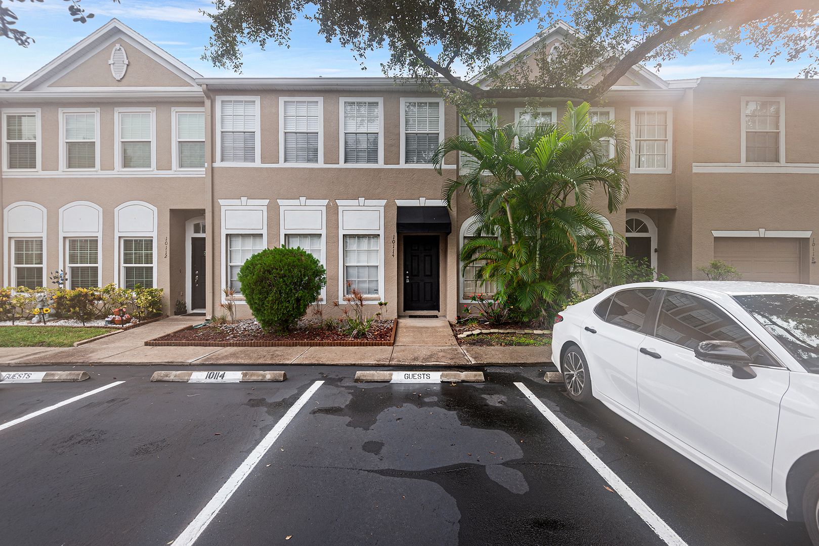 TAMPA House: 10114 FARMINGDALE PL