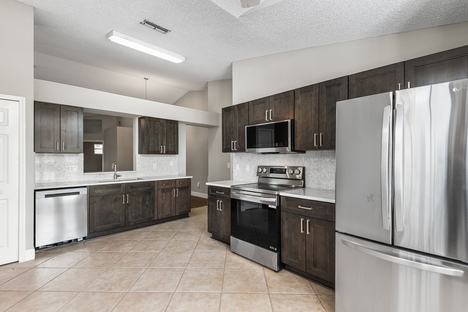 4011 LEVONSHIRE PL, VALRICO, FL 33596 6 of 12