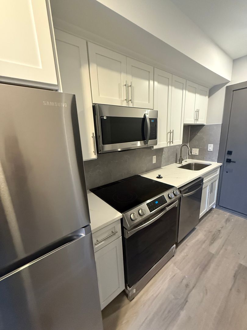 Washington Apartment: 1600 Marion Barry Ave SE