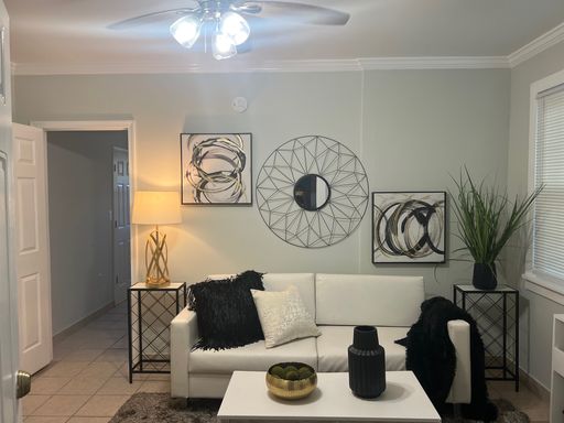 Call or email for leasing INCENTIVES!! Charming 1 Bedroom | 1 Bathroom Apartment in Petworth – photo 1
