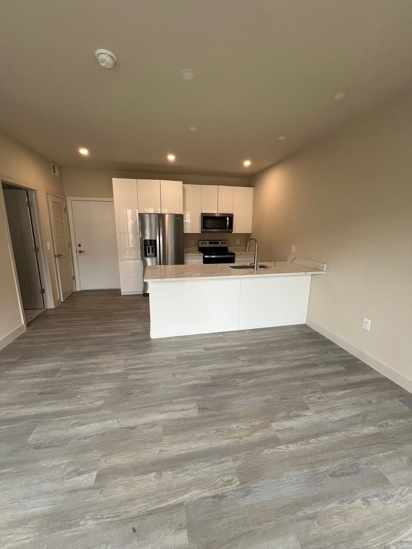 Washington Apartment: 1949 Naylor Rd SE