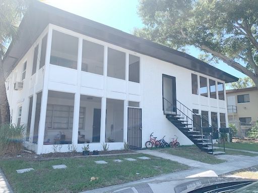 Remodeled One Bed/One Bath 2nd Floor Apartment – photo 1