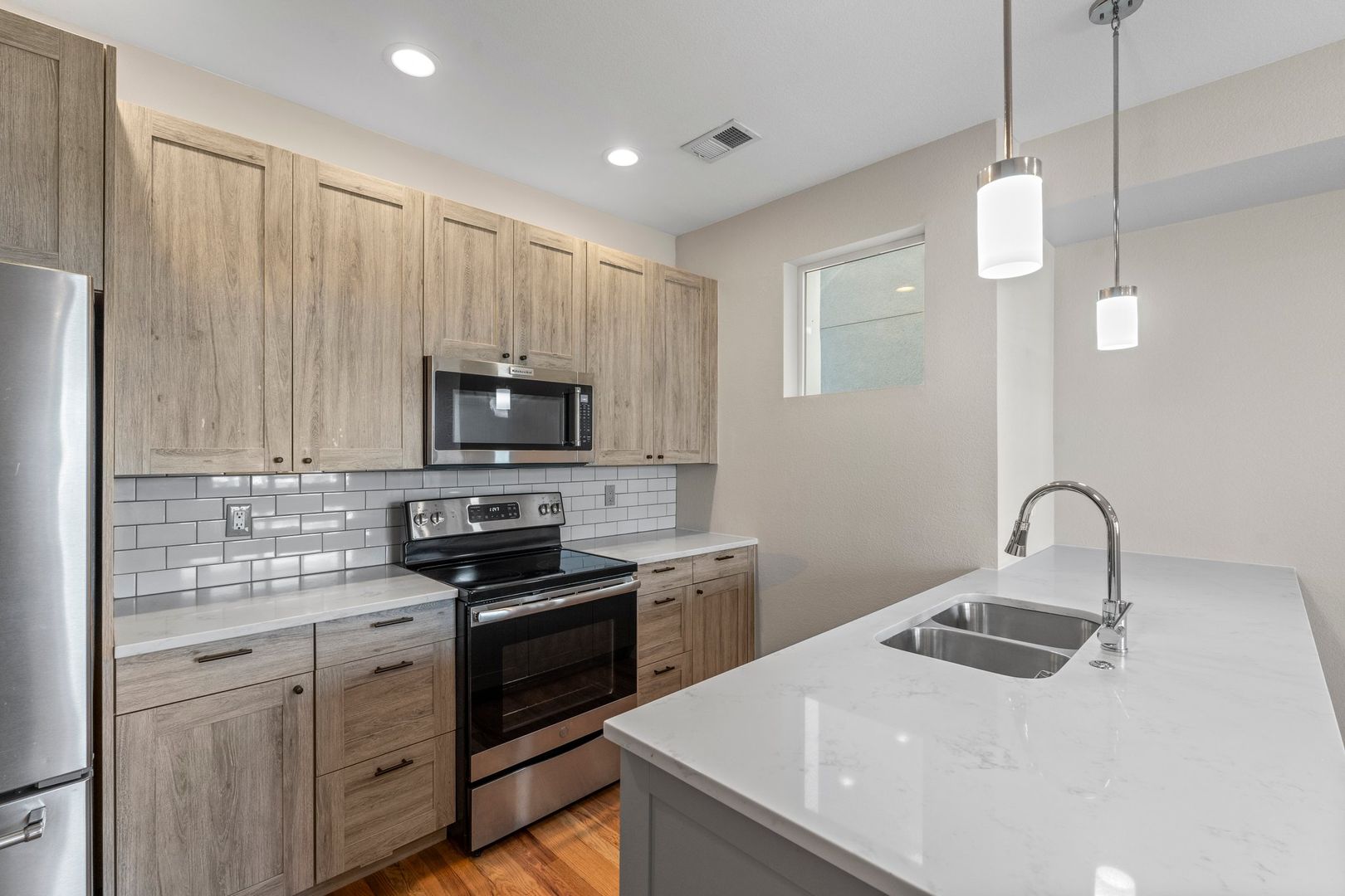 Sloans Lake Townhome with Rooftop and Garage