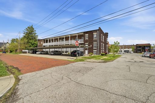 11117 Clifton Blvd #8, Cleveland, OH 44102