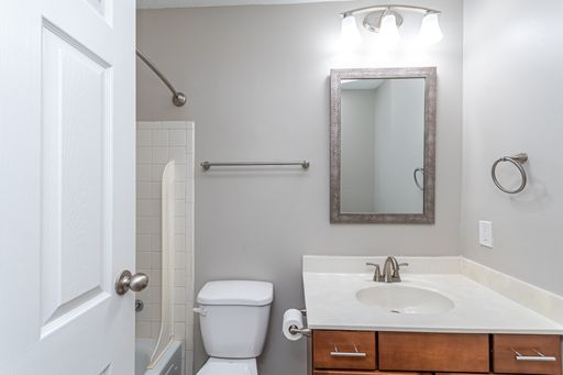 8194 Wooster Pike, 8194 - A, Cincinnati, OH 45227