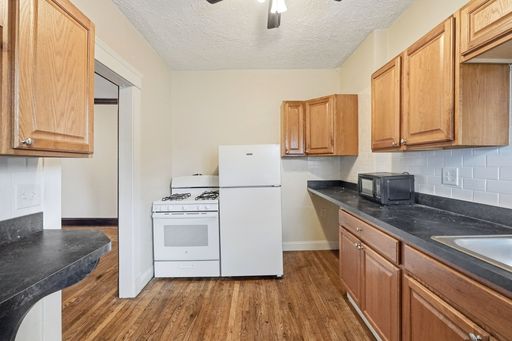11117 Clifton Blvd #8, Cleveland, OH 44102