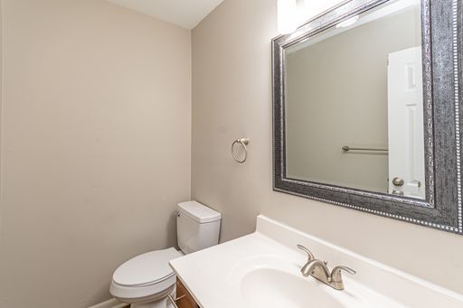 8218 Wooster Pike, 8218 - B (TH), Cincinnati, OH 45227