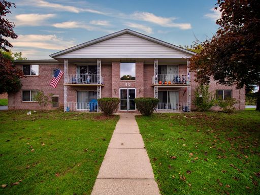 91 Oakridge Drive #8, West Seneca, NY 14224