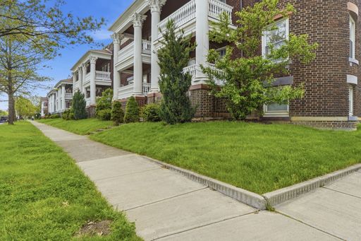 11117 Clifton Blvd #8, Cleveland, OH 44102