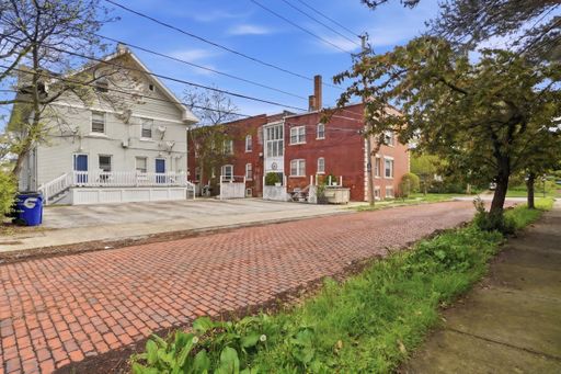11009/11011 Clifton Blvd, Cleveland, OH 44102
