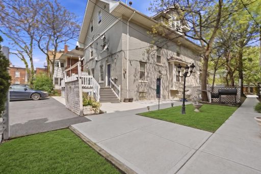 11009/11011 Clifton Blvd, Cleveland, OH 44102