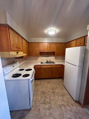 574 South Transit, 06, Lockport, NY 14094