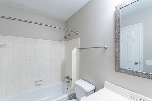 8194 Wooster Pike, 8194 - A, Cincinnati, OH 45227
