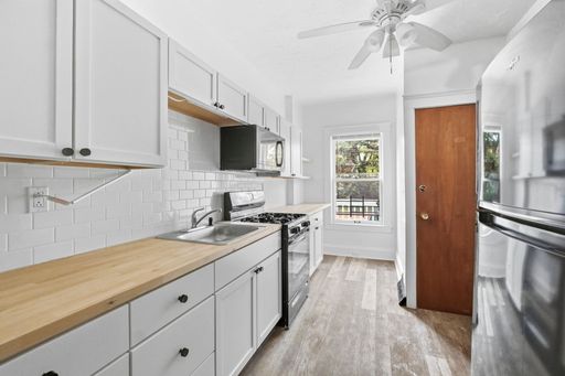 11009/11011 Clifton Blvd, Cleveland, OH 44102